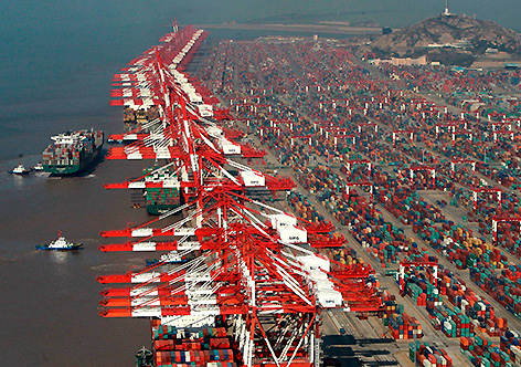 5 ideias de títulos:
1. O Gigante de Xangai: Desvendando o Maior Porto do Mundo
2. Ranking Atualizado: Os 5 Maiores Portos do Mundo em Movimentação
3. Porto de Santos: O Líder Latino-Americano na Logística Global
4. Tecnologia e Eficiência: Como os Maiores Portos do Mundo Operam 24/7
5. O Impacto dos Megaportos na Economia Mundial