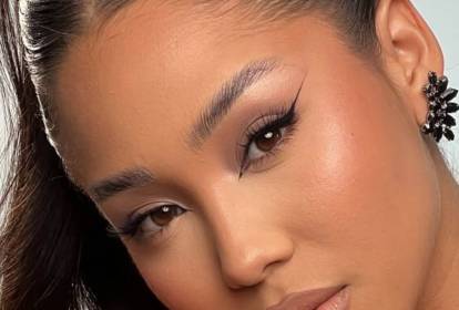 5 ideias de títulos:
1. Guia Completo: Todos os Tipos de Delineado e Como Fazer em Casa
2. Delineado Gatinho Perfeito: O Passo a Passo Definitivo para Iniciantes
3. Delineado Esfumado: Crie um Olhar Profundo e Sedutor
4. Delineado Gráfico: Tendências e Inspirações para um Look Moderno
5. Dicas de Ouro: Como Corrigir Erros e Aumentar a Durabilidade do Delineado