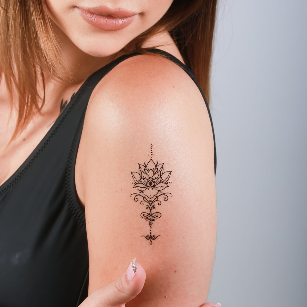 O Poder do Unalome: Entenda o Significado da Tatuagem com Flor de Lótus