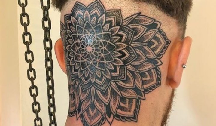 Tatuagens Delicadas: Ideias de Mandala Flor de Lótus para Pulsos e Tornozelos