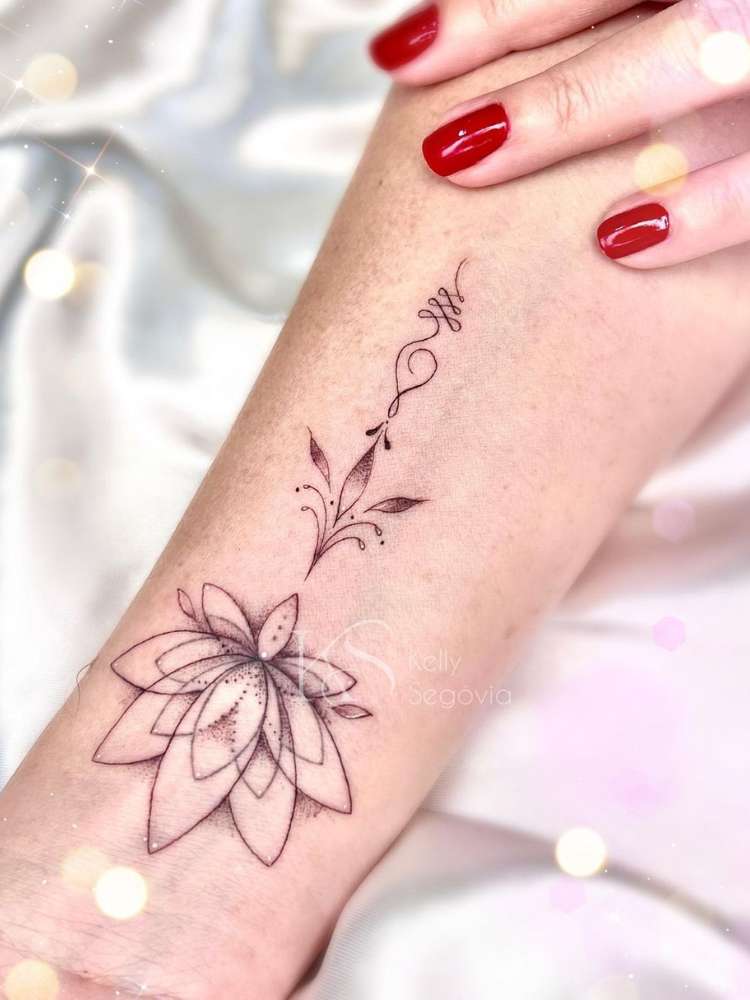 Tatuagem Geométrica Feminina: A Beleza da Mandala e da Lótus