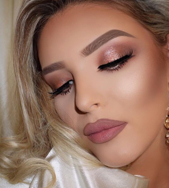 Como adaptar a maquiagem clássica para diferentes ocasiões