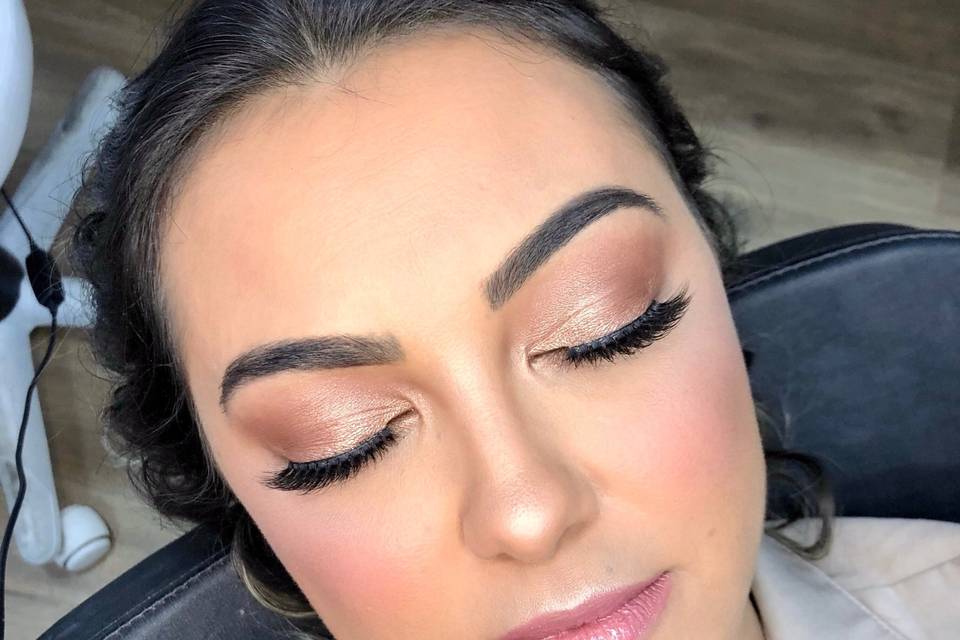 A importância da preparação da pele para maquiagem duradoura