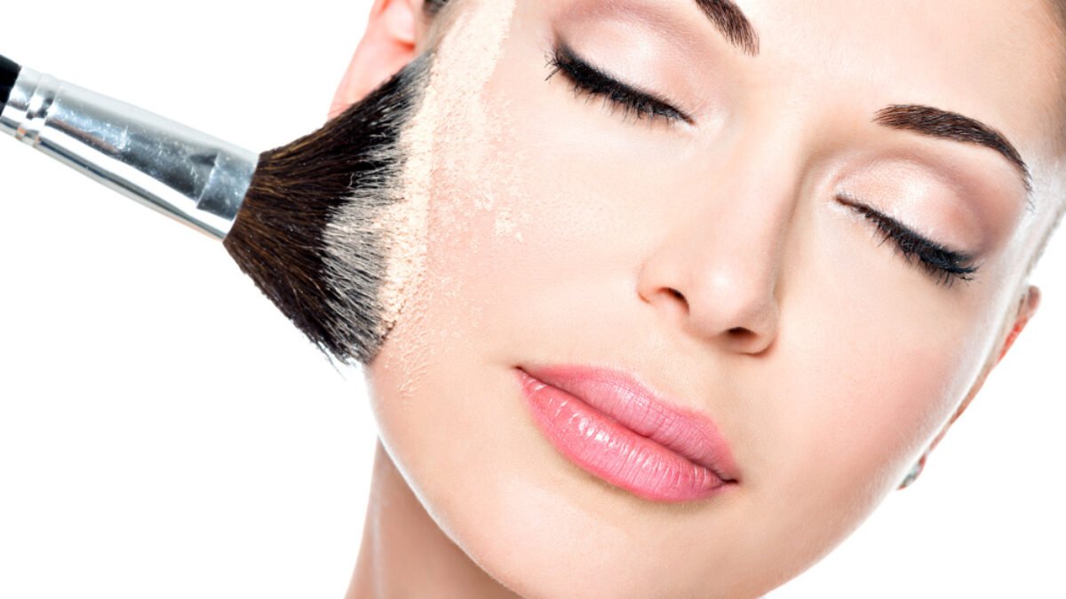 A Importância da Bruma Fixadora na Sua Rotina de Maquiagem