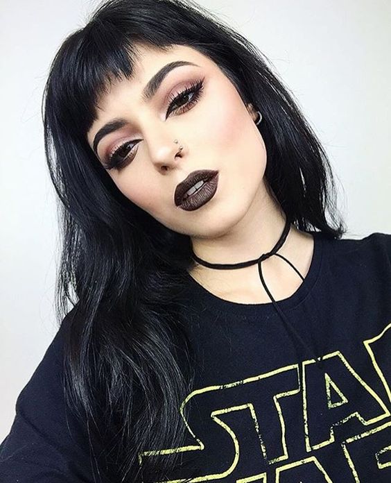 Maquiagem Grunge: Inspire-se nos Anos 90 para um Visual Rebelde