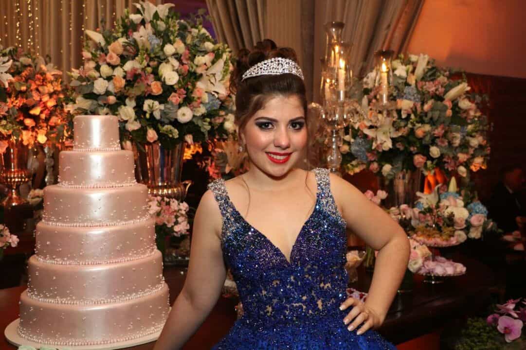 maquiagem debutante simples e bonita