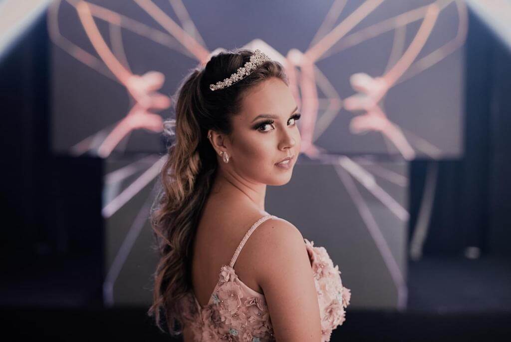 maquiagem debutante simples e bonita