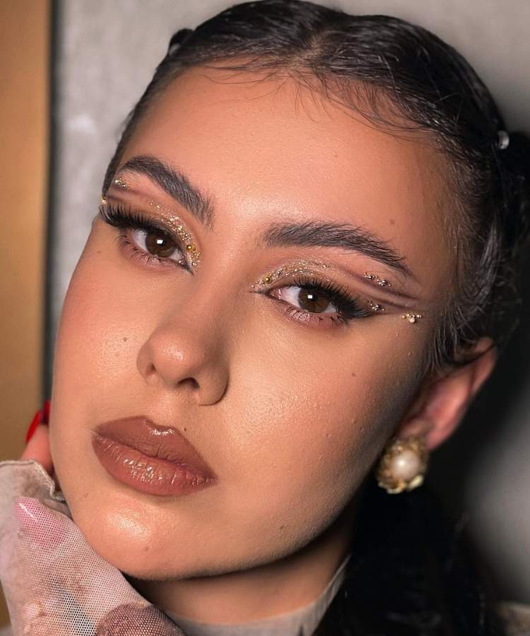 Foxy Eyes em Diferentes Formatos de Olhos: Adaptações e Truques