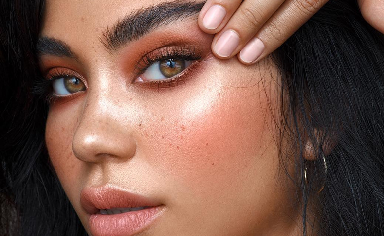 Os Segredos do Foxy Eyes: Dicas de Especialista para um Olhar Impactante