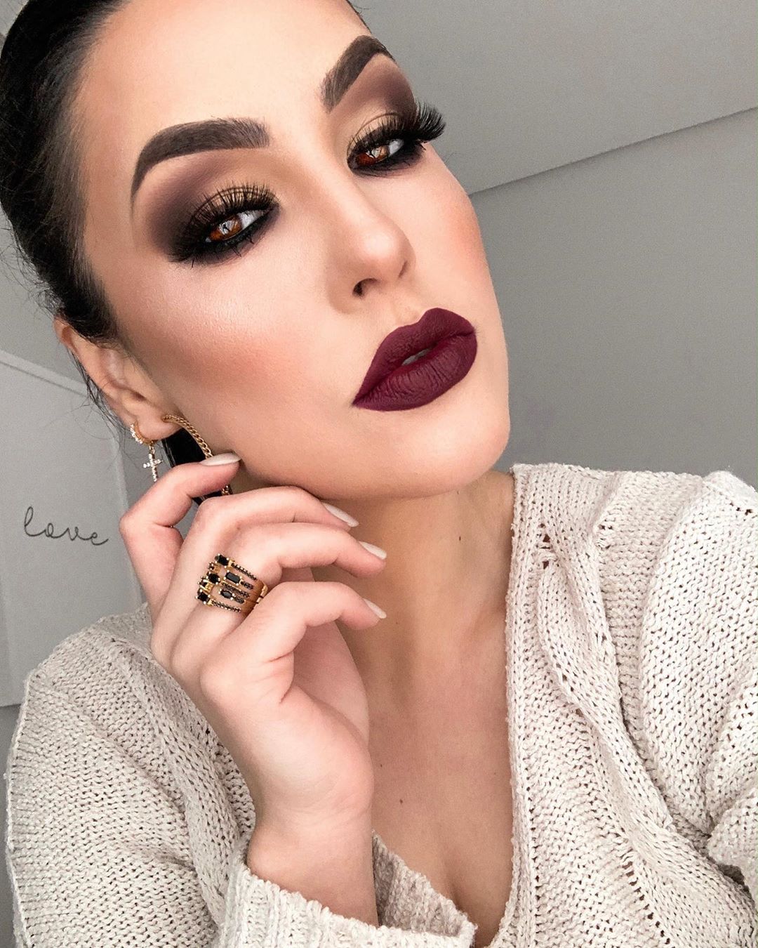 Top 5 Tendências de Maquiagem Noturna para Arrasar em 2025