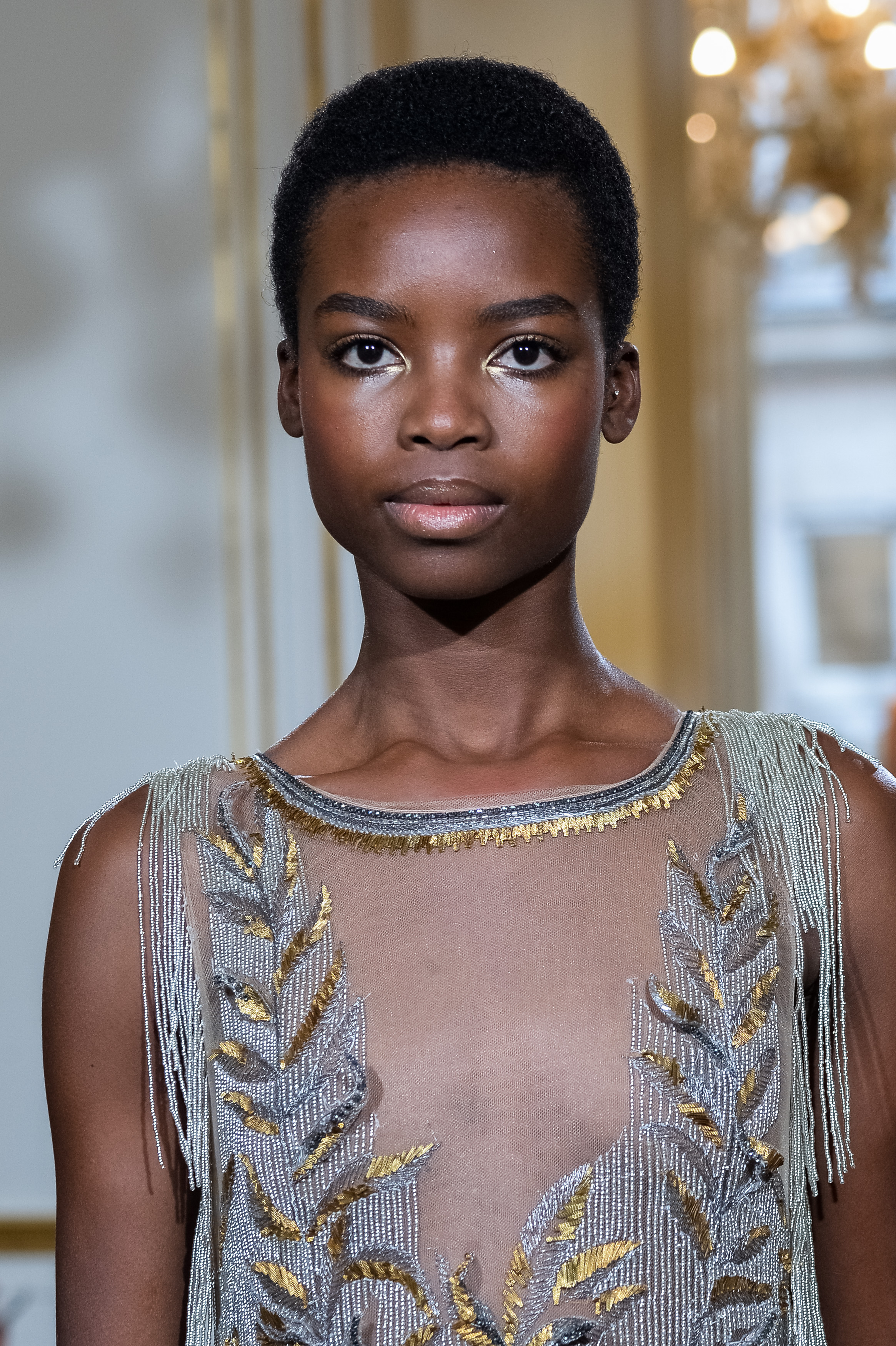 Os Marcos de Maria Borges: Pioneirismo e Quebra de Barreiras na Moda Global