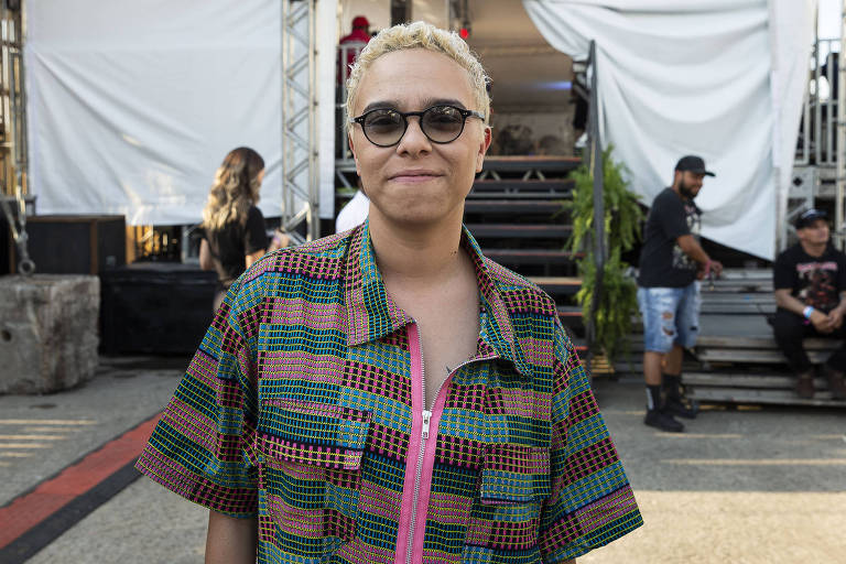 maria gadu de oculos