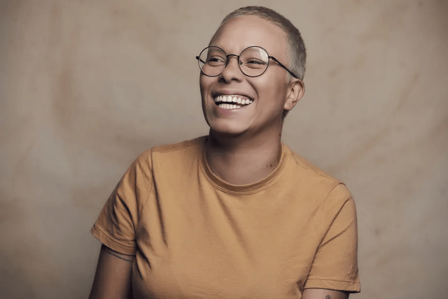 Além do Meme: A Influência de Maria Gadú na Moda de Óculos