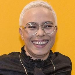 maria gadu de oculos