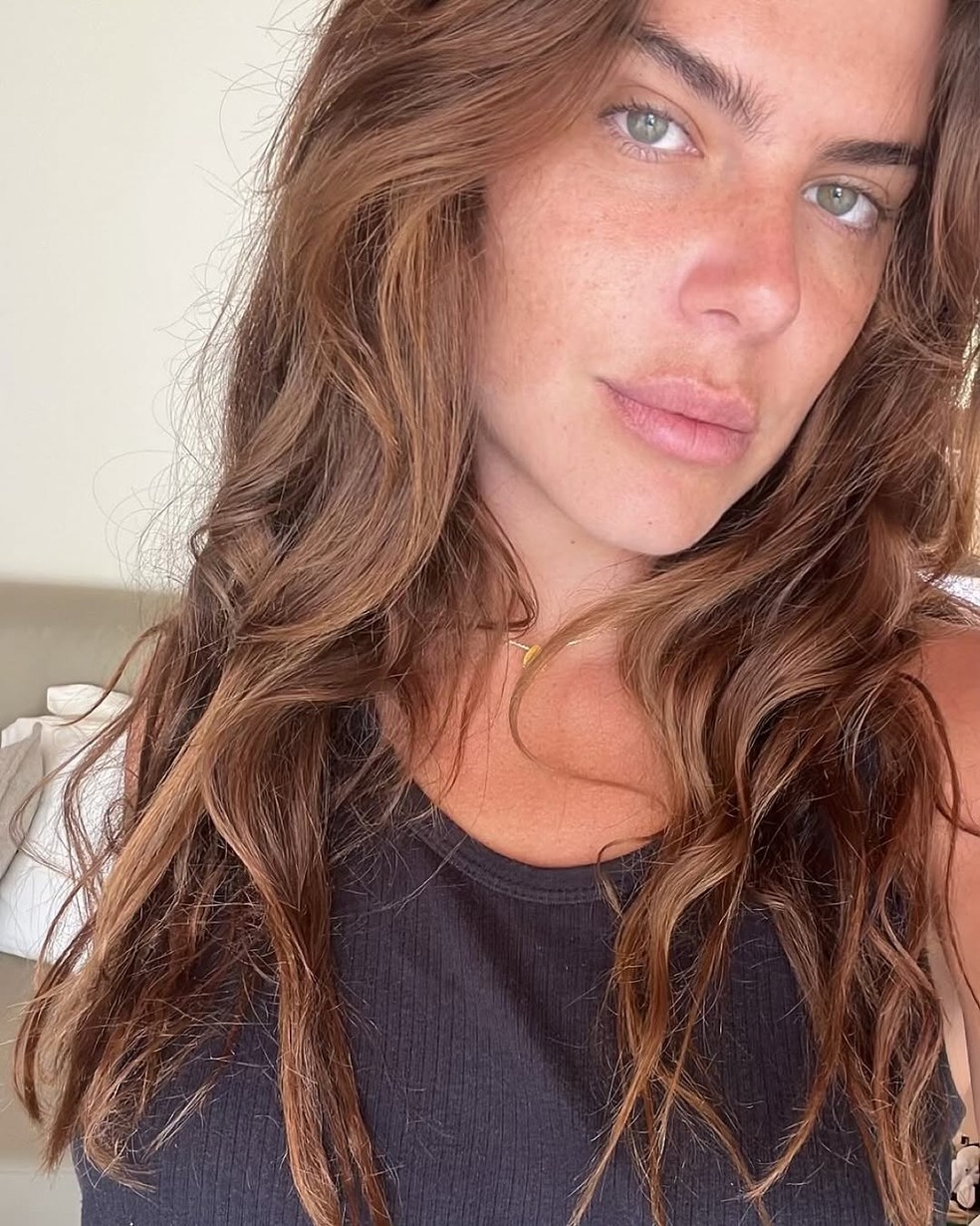 Além das Telas: O Engajamento de Mariana Goldfarb em Causas Femininas