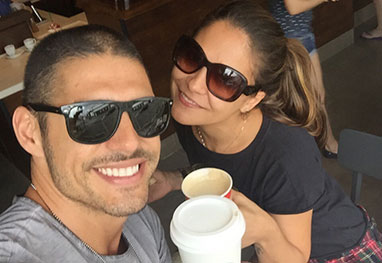 1. Marlos Cruz: A vida amorosa discreta após polêmicas. 2. Maytê Piragibe expõe traições: O que aconteceu com Marlos Cruz? 3. Débora Lyra e Marlos Cruz: Relembre o romance em A Fazenda. 4. Marlos Cruz: Do ator ao corretor de imóveis de luxo. 5. O impacto das acusações de traição na carreira de Marlos Cruz.