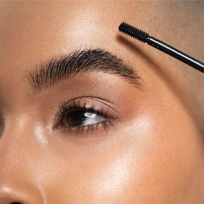 benefícios da máscara de sobrancelha incolor