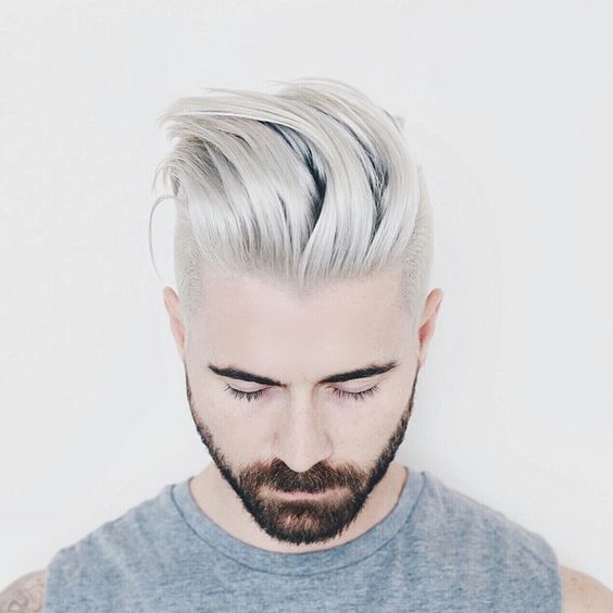 cuidados essenciais cabelo platinado masculino curto
