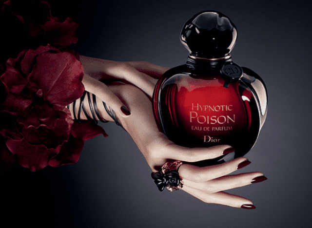 Descubra os Perfumes Femininos de Luxo Mais Desejados do Momento