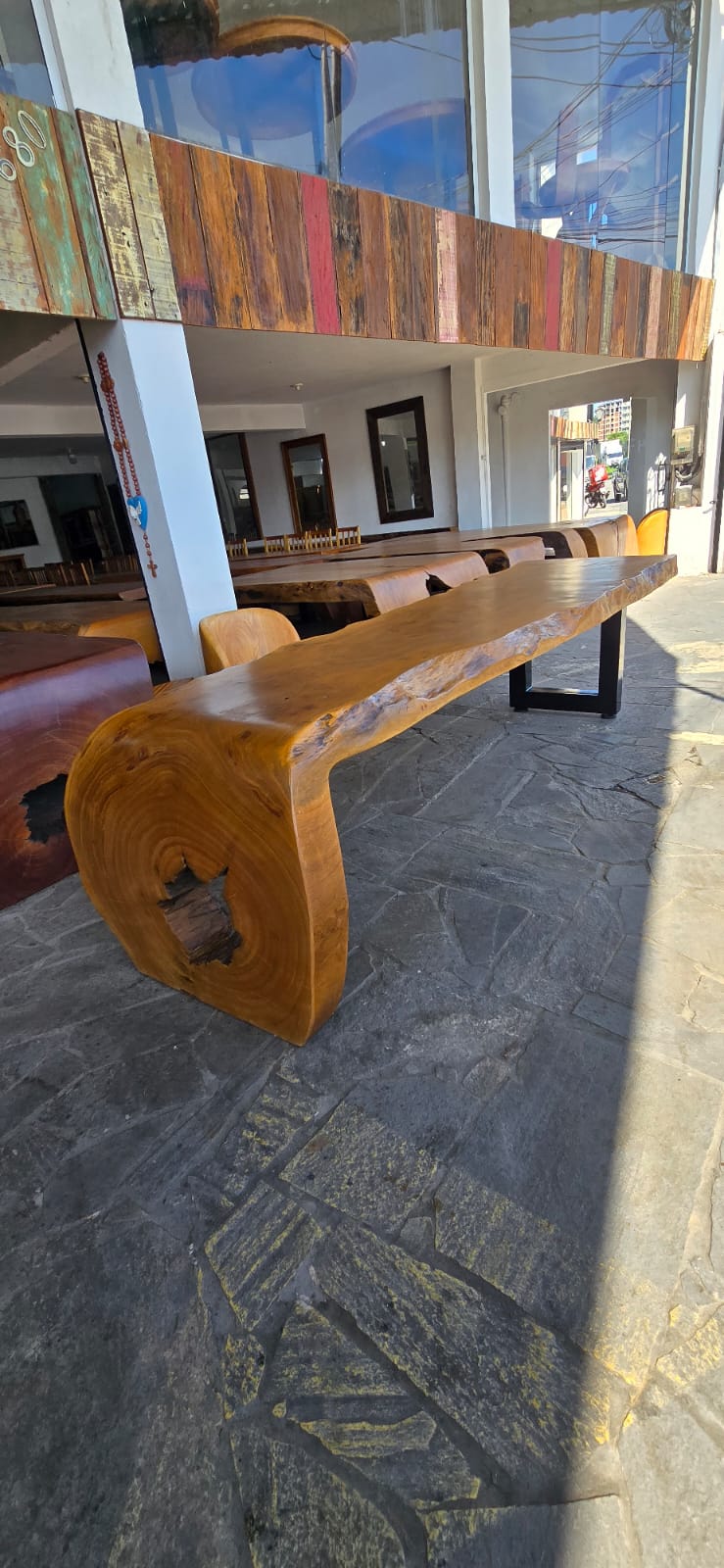mesa cascata river table