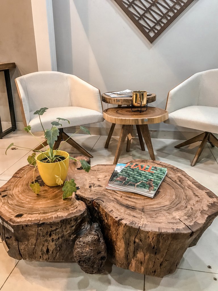 Mesa de Centro de Madeira de Demolição: Charme, História e Sustentabilidade