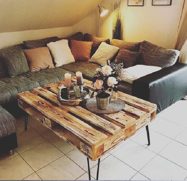 Mesa de Centro de Pallet com Vidro ou Rodízios: Qual Escolher?