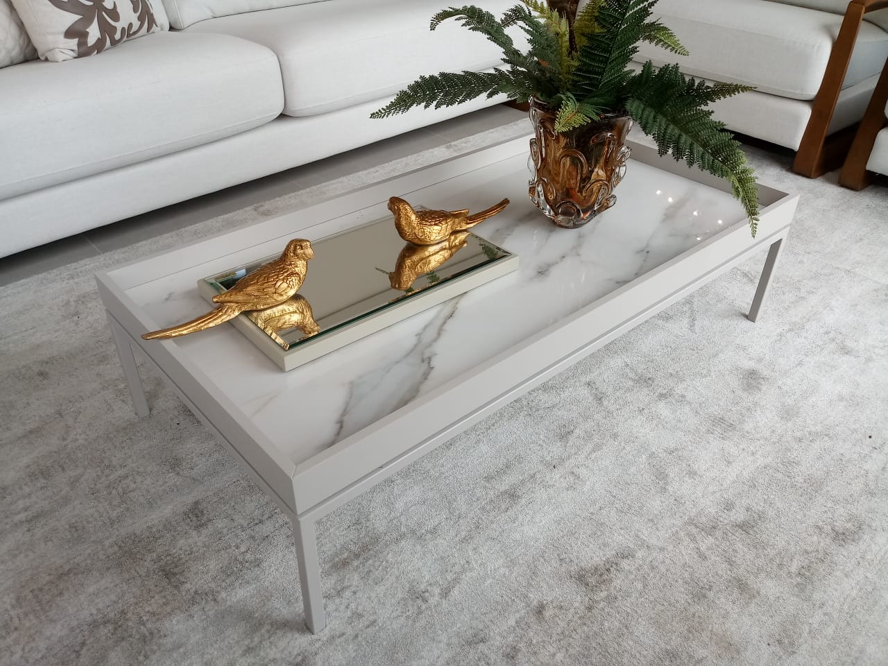 Mesa de centro de vidro pequena