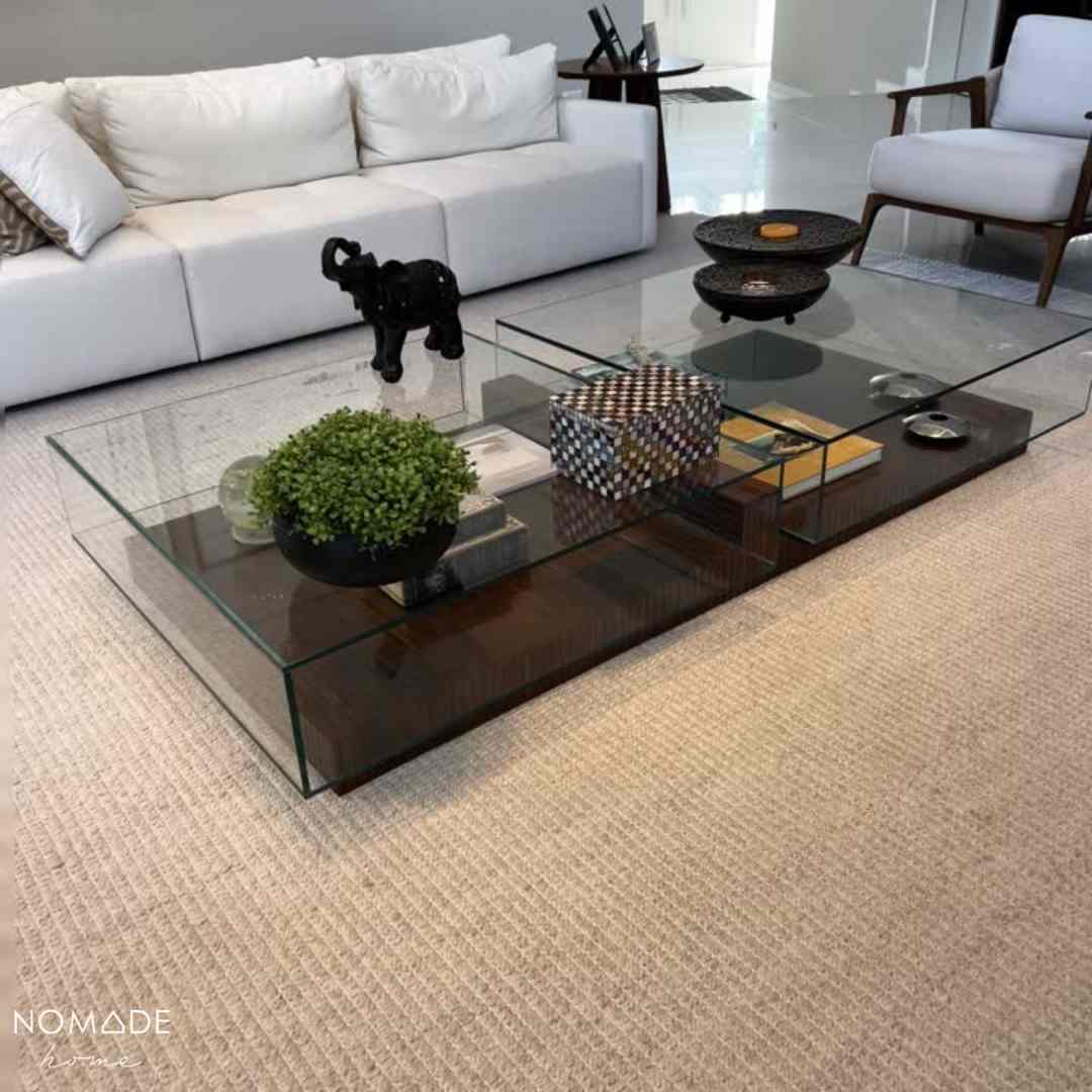 Mesa de centro de vidro com base de aço