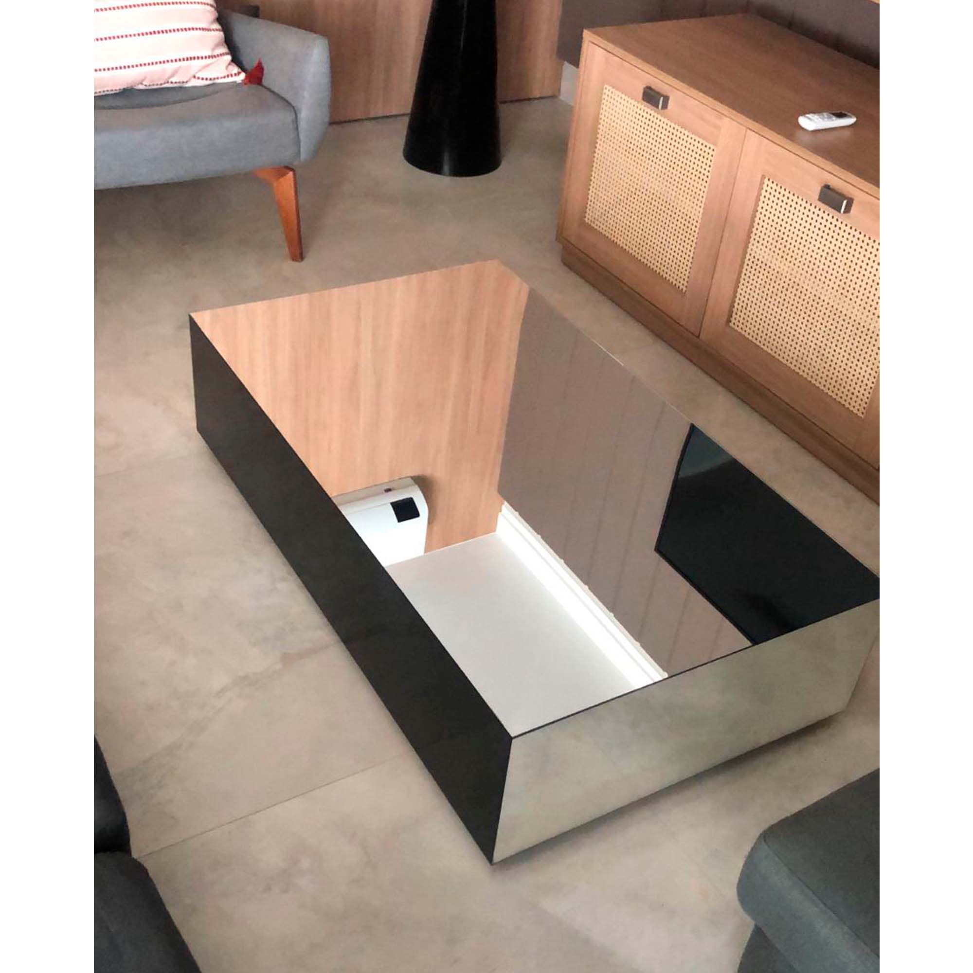 Tendências 2025: Mesas de Centro Espelhadas Orgânicas e Redondas