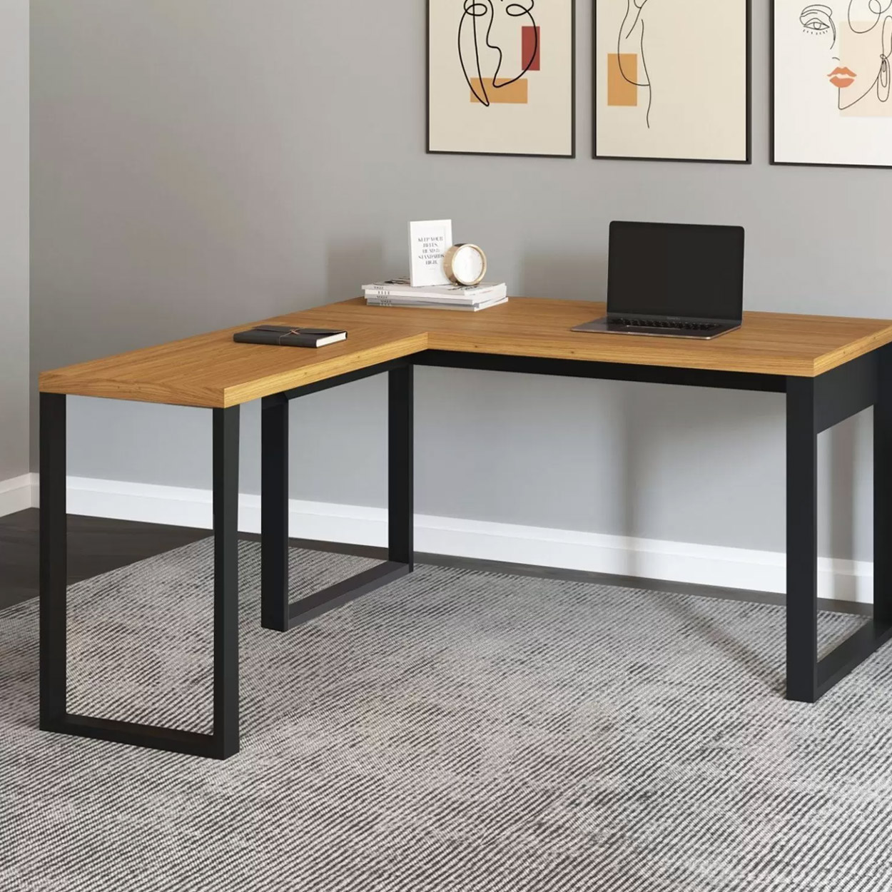 Mesa em L com prateleiras integradas
