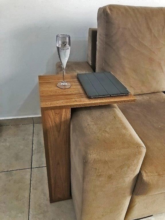 Mesa lateral escandinava para sofá