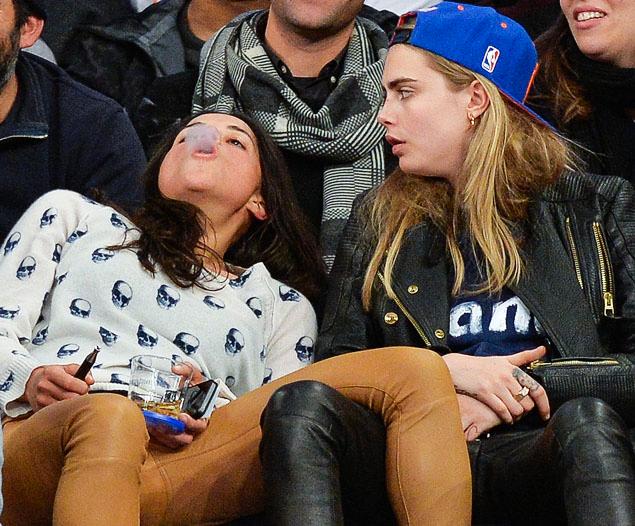 a atual namorada de Cara Delevingne?