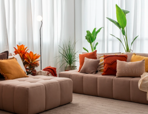 5 ideias de títulos:
1. MOB: A História por Trás da Moda Feminina Premium Brasileira
2. Desvendando as Coleções MOB: Oriente e Voyage em Detalhe
3. Estilo e Sofisticação: Como a MOB Define a Moda Contemporânea
4. Da Alfaiataria às Estampas Exclusivas: O DNA da Marca MOB
5. Encontrando a Loja MOB Mais Próxima: Guia Completo