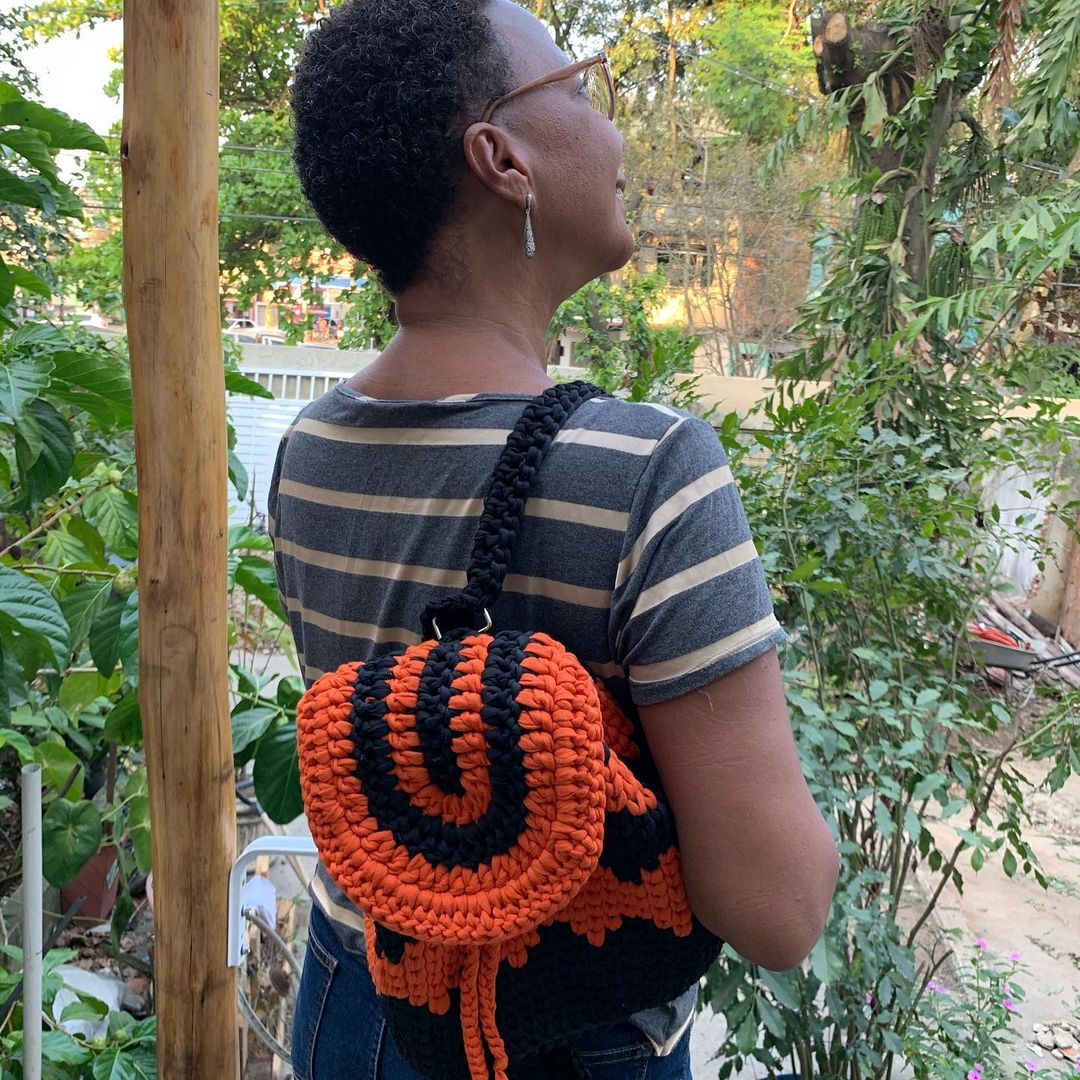 mochila de crochê