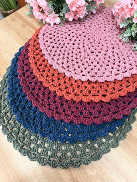 Passo a Passo: Sousplat de Crochê Borda de Coração para uma Mesa Romântica