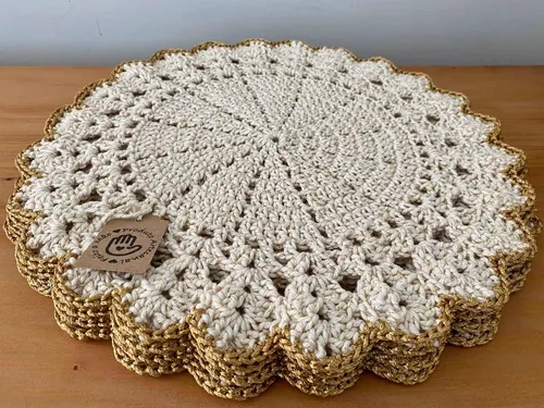 Passo a Passo: Sousplat de Crochê Borda de Coração para uma Mesa Romântica