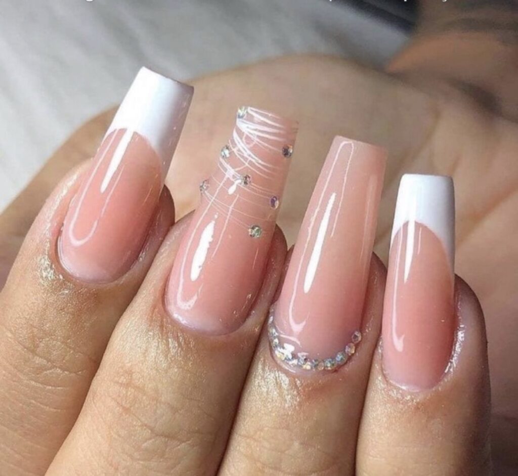 ideias de unhas decoradas minimalistas para 2026