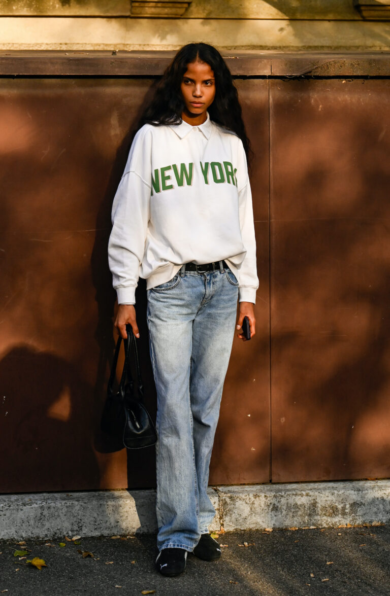 1. Como combinar moletom oversized com peças estruturadas para um look elegante
2. Guia completo: Moletom 3 cabos vs. algodão 100% - qual escolher para cada ocasião
3. 7 looks com moletom cropped feminino para inspirar seu guarda-roupa
4. Marcas de moletom feminino: do esportivo ao sofisticado (Adidas