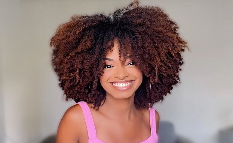 Cores de Cabelo para Morenos Cacheados: Do Clássico ao Moreno Iluminado