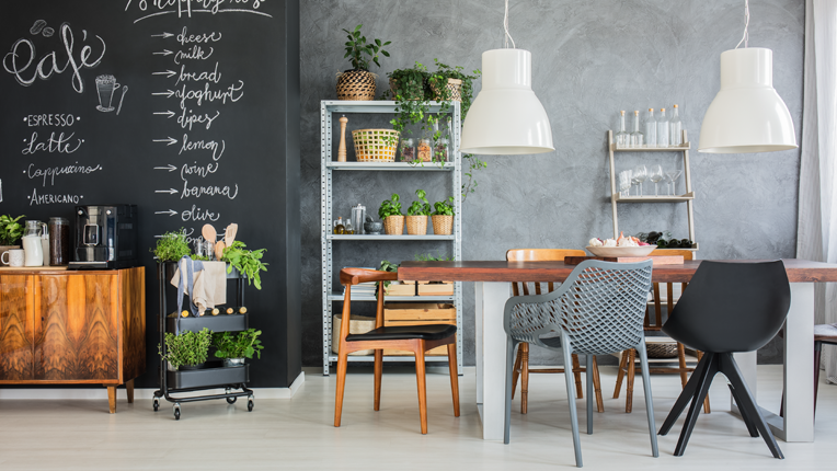 como limpar móveis de aço para decoração