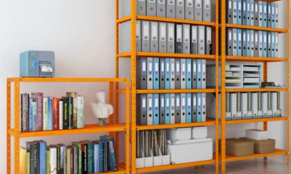 móveis de aço vs móveis de madeira na decoração