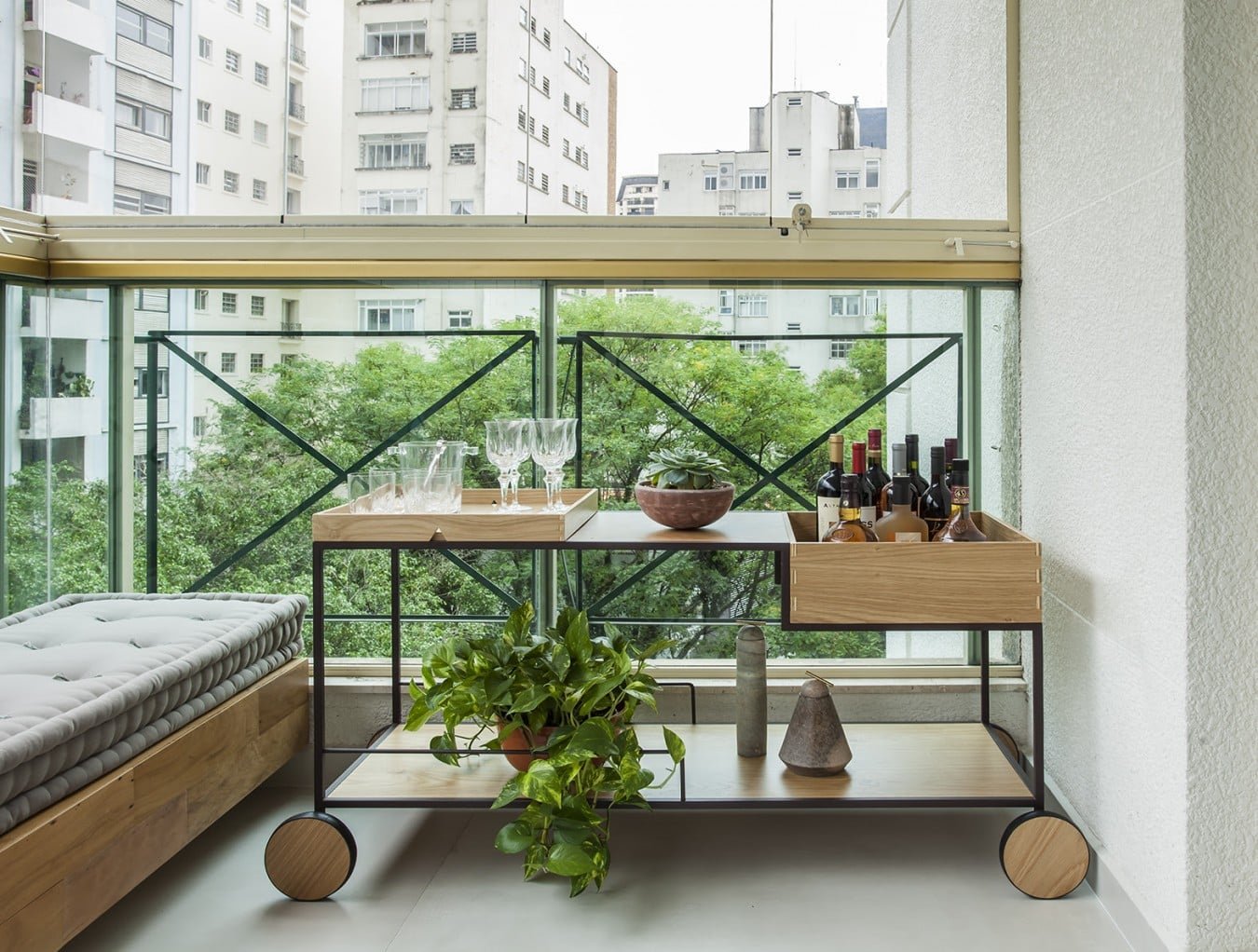 Como Escolher o Aparador com Adega Ideal para Sua Sala