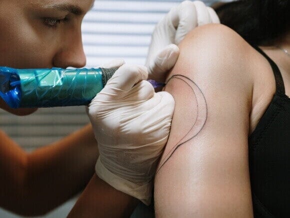 tatuagem amamentação hiv