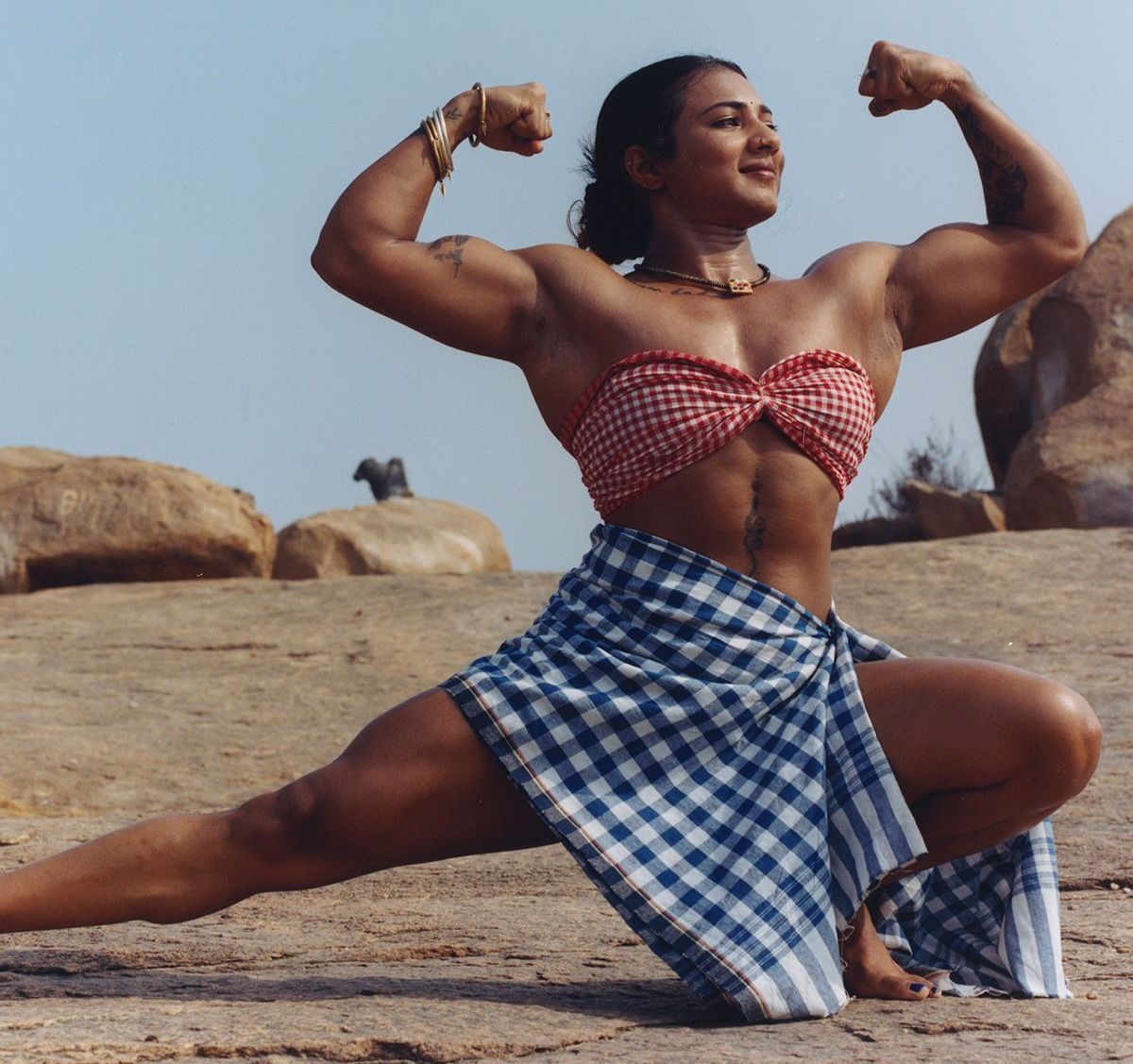 um símbolo cultural indiano.
2. Hijras: O terceiro gênero na Índia e seu papel social.
3. Gulabi Gang: Mulheres de rosa lutando contra a opressão.
4. A Corrente Humana: O protesto de 5 milhões de mulheres por igualdade.
5. Viajar sozinha para a Índia: Dicas de segurança e experiências.