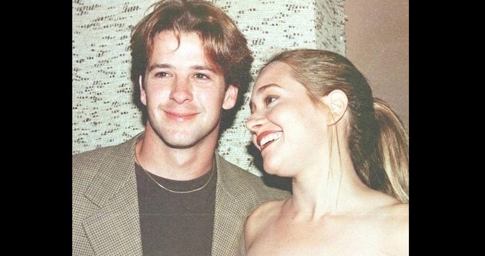 5 Títulos para Posts sobre Murilo Benício:
1. Murilo Benício: O Amor e a Carreira do Ator
2. As Mulheres que Marcaram a Vida de Murilo Benício
3. De Tufão a Lucas: Os Romances de Murilo Benício nas Telas e na Vida Real
4. Murilo Benício e Seus Filhos: Conheça Antônio