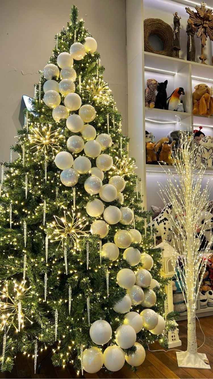 árvore de natal artificial vs natural