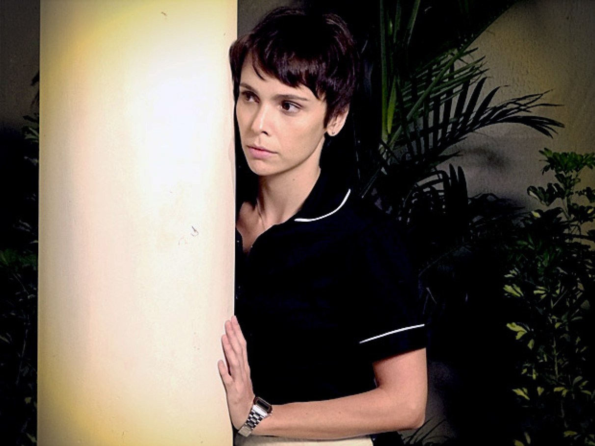 Débora Falabella e Mel Maia: As Atrizes por Trás da Personagem Nina