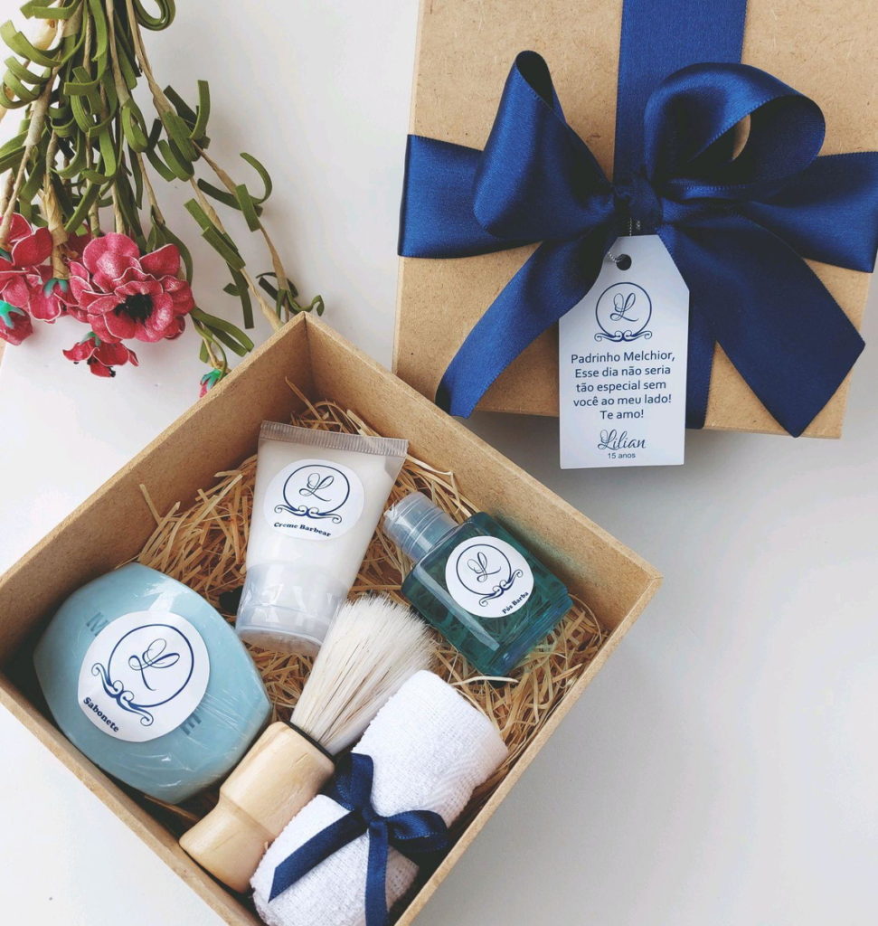 5 ideias de títulos:
1. Presentes Tecnológicos para Homens: As Melhores Opções em 2026
2. Autocuidado Masculino: Kits Essenciais e Perfumes para Presentear
3. Hobbies e Lazer: Presentes que Agradam Amantes de Esportes e Gastronomia
4. Presentes Personalizados e Experiências Inesquecíveis para Homens
5. Estilo e Acessórios: Relógios e Vestuário de Qualidade para Ele