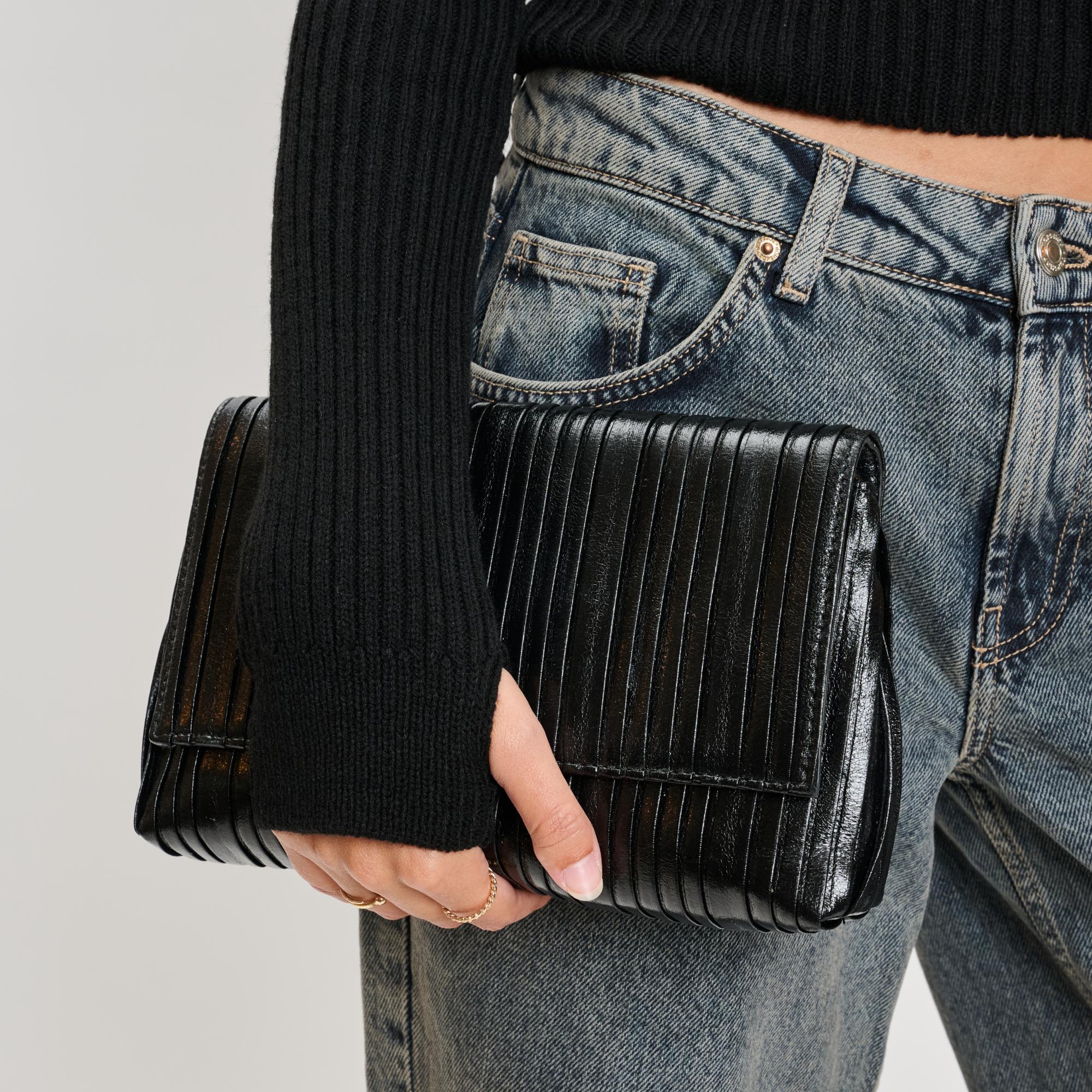 O Que É Clutch na moda