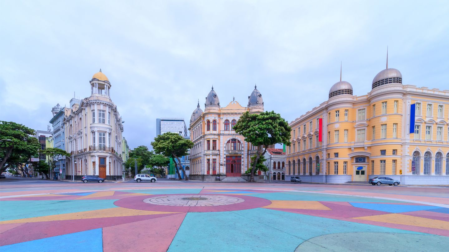 1. Roteiro Cultural Completo em Recife: Museus e Tradições
2. Descubra o Frevo: Paço do Frevo e a Alma de Pernambuco
3. Recife Antigo: Um Mergulho na História e na Arte
4. Francisco Brennand: Cerâmica e Arte em Meio à Natureza
5. Agenda Cultural Recife: Eventos Imperdíveis em Março de 2026